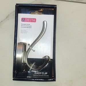 NWT DELTA Hook